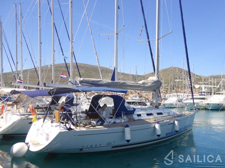 First 40.7 - Yacht Charter Sailica