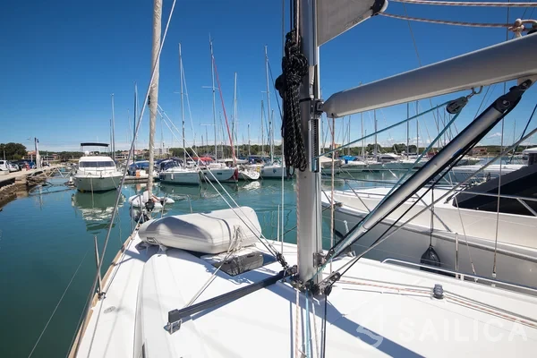 Oceanis 35 - Yacht Charter Sailica