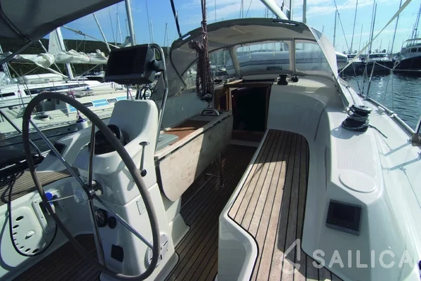 Bavaria 33 Cruiser - Yacht Charter Sailica