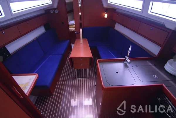 Bavaria 33 Cruiser - Yacht Charter Sailica