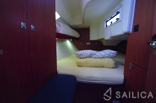 Bavaria 33 Cruiser - Yacht Charter Sailica
