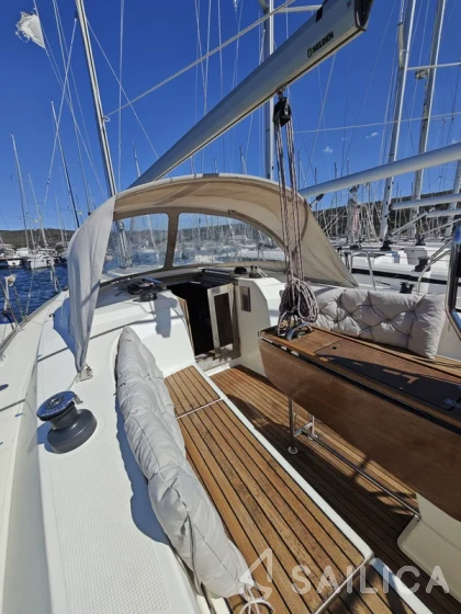 Bavaria 33 Cruiser - Yacht Charter Sailica