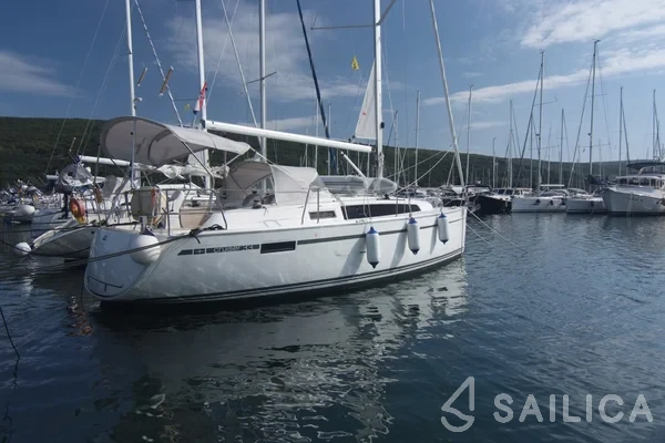 Bavaria 33 Cruiser - Yacht Charter Sailica