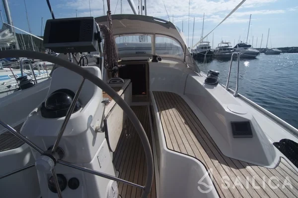 Bavaria 33 Cruiser - Yacht Charter Sailica