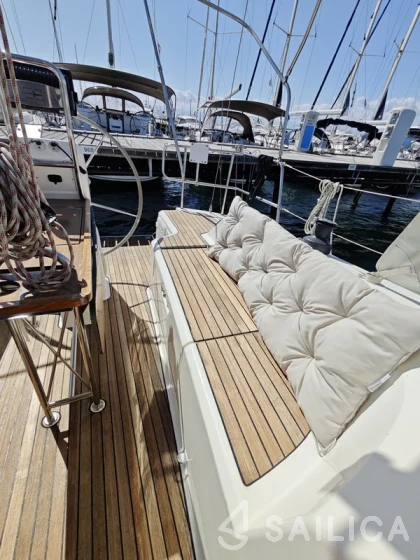 Bavaria 33 Cruiser - Yacht Charter Sailica