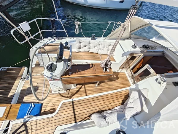 Bavaria 33 Cruiser - Yacht Charter Sailica