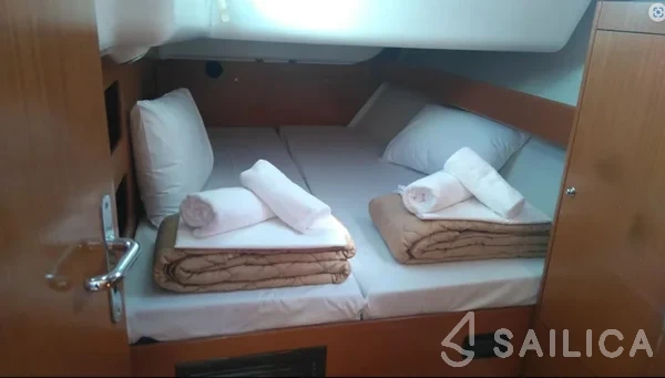 Cyclades 50.4 - Yacht Charter Sailica