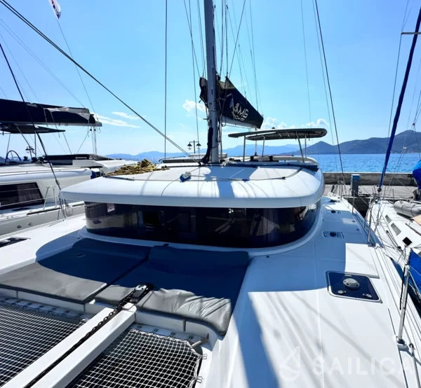 Lagoon 42 - Yacht Charter Sailica