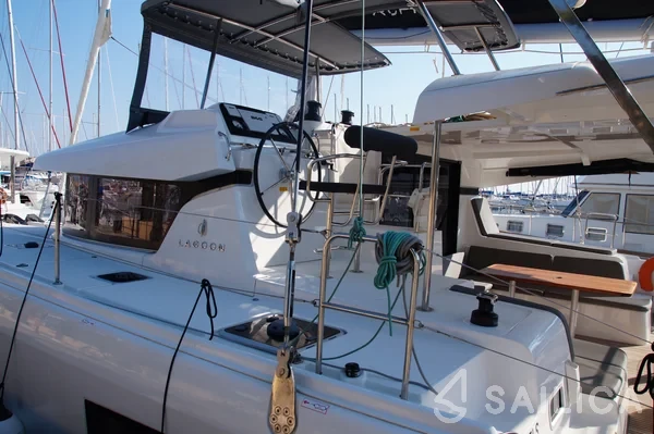 Lagoon 42 - Yacht Charter Sailica