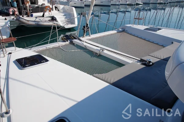 Lagoon 42 - Yacht Charter Sailica