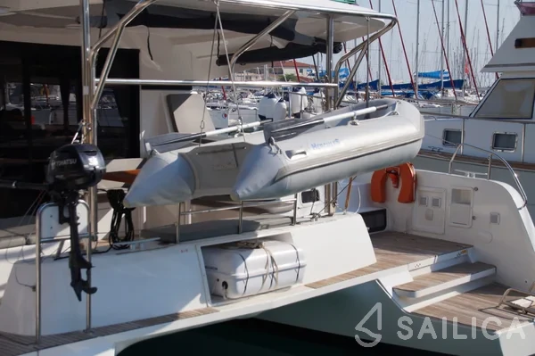 Lagoon 42 - Yacht Charter Sailica