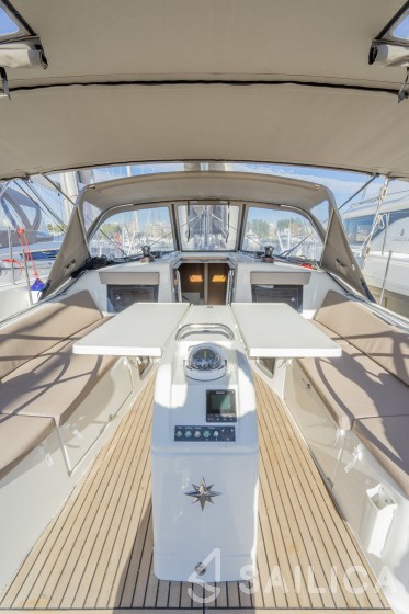 Sun Odyssey 410 - Yacht Charter Sailica