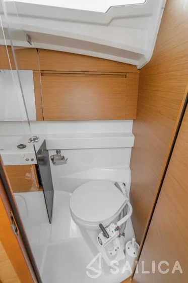 Sun Odyssey 410 - Yacht Charter Sailica
