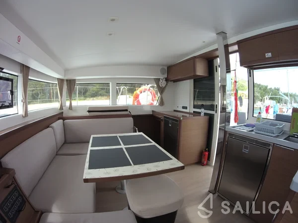 Lagoon 40 - Yacht Charter Sailica
