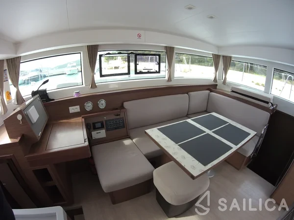 Lagoon 40 - Yacht Charter Sailica