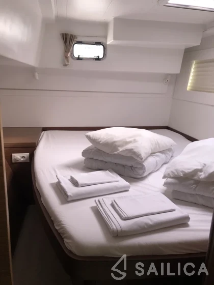 Lagoon 40 - Yacht Charter Sailica