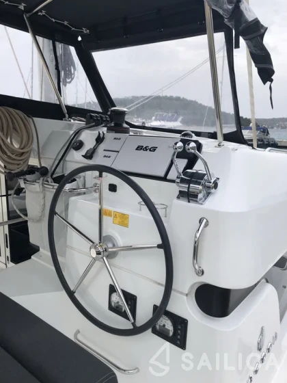 Lagoon 40 - Yacht Charter Sailica