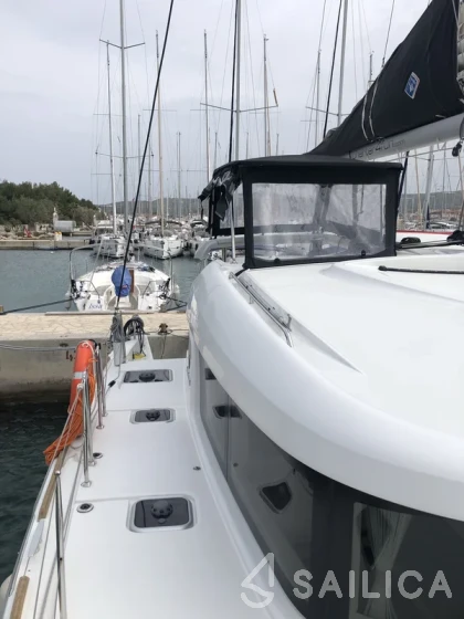 Lagoon 40 - Yacht Charter Sailica