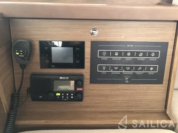 Lagoon 40 - Yacht Charter Sailica