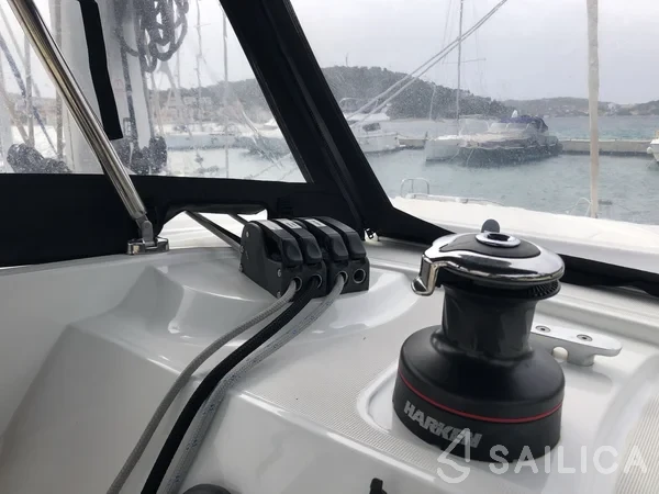 Lagoon 40 - Yacht Charter Sailica
