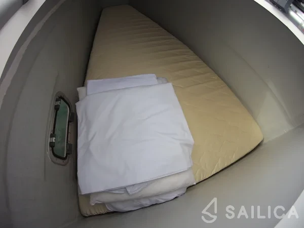 Lagoon 40 - Yacht Charter Sailica