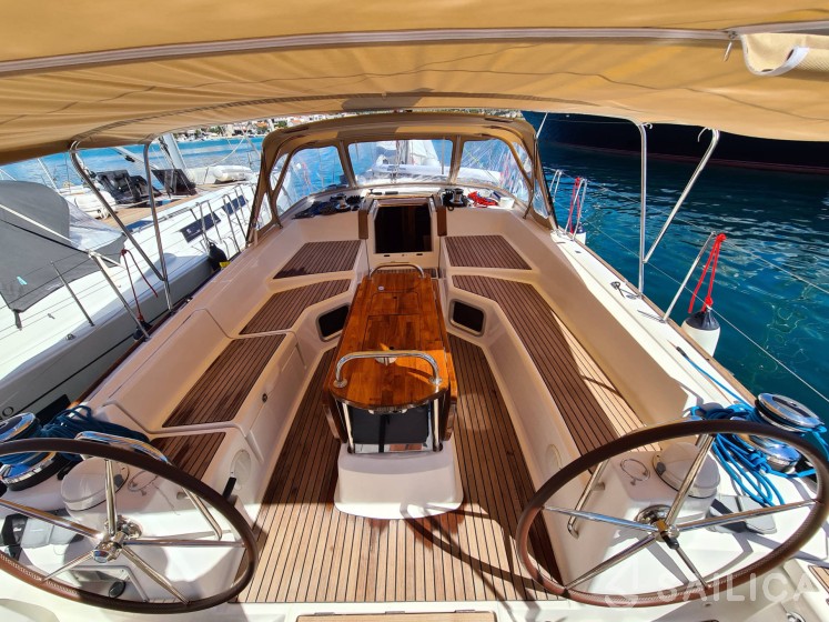 Jeanneau 53 - Yacht Charter Sailica