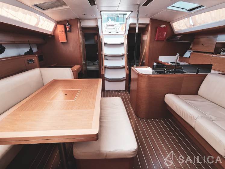 Jeanneau 53 - Yacht Charter Sailica