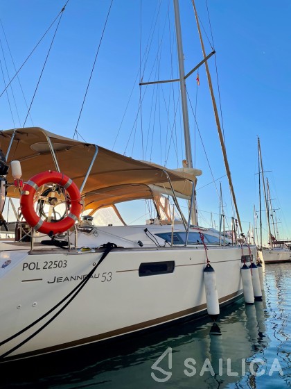 Jeanneau 53 - Yacht Charter Sailica