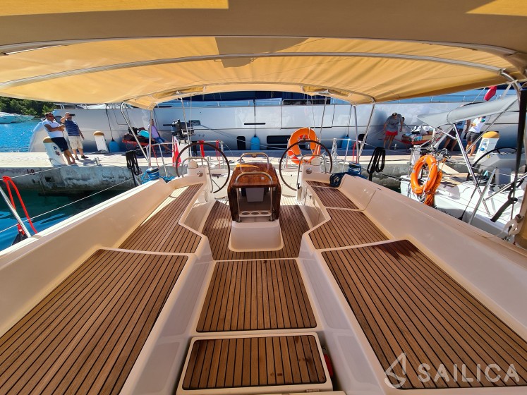 Jeanneau 53 - Yacht Charter Sailica