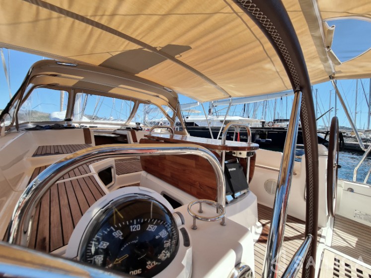 Jeanneau 53 - Yacht Charter Sailica