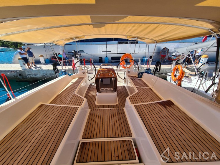 Jeanneau 53 - Yacht Charter Sailica