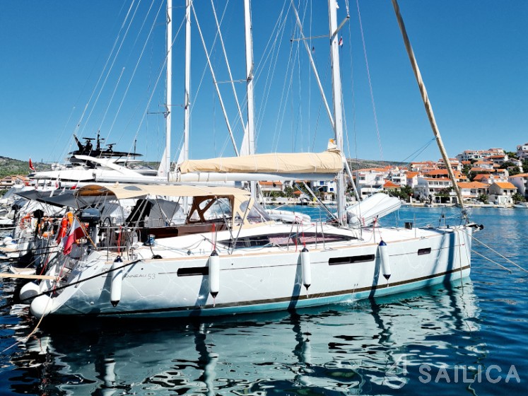 Jeanneau 53 - Yacht Charter Sailica