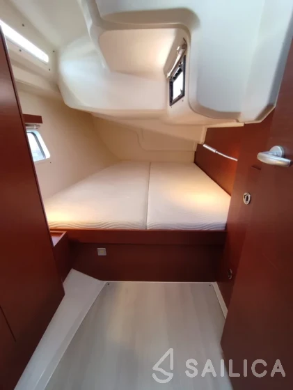 Hanse 418 - Yacht Charter Sailica