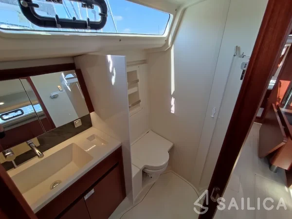 Hanse 418 - Yacht Charter Sailica
