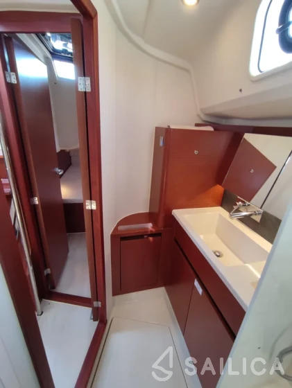 Hanse 418 - Yacht Charter Sailica