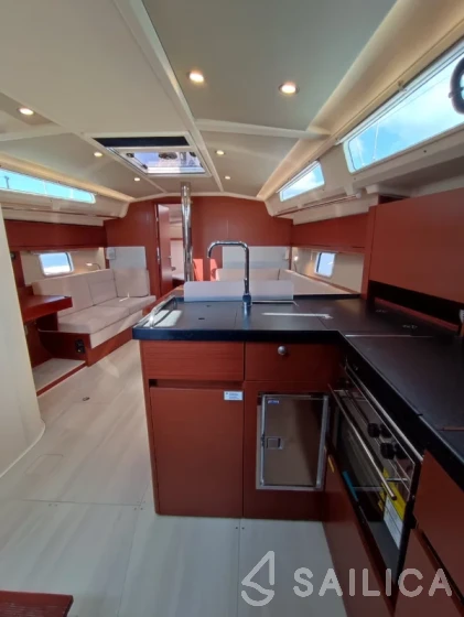 Hanse 418 - Yacht Charter Sailica