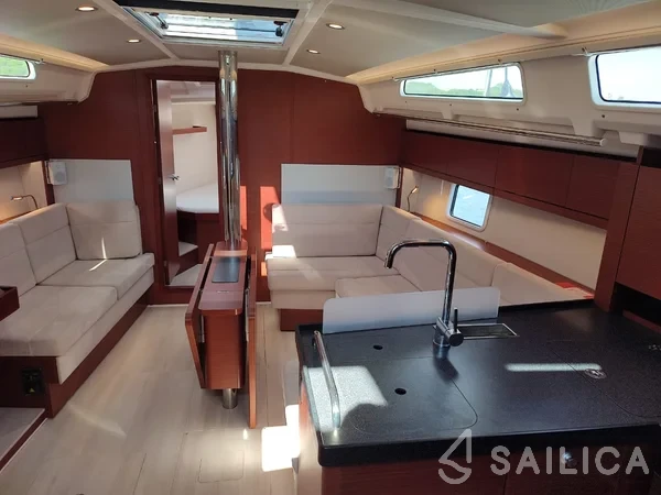Hanse 418 - Yacht Charter Sailica