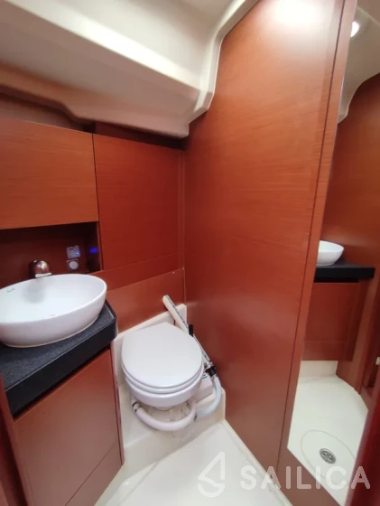 Hanse 418 - Yacht Charter Sailica