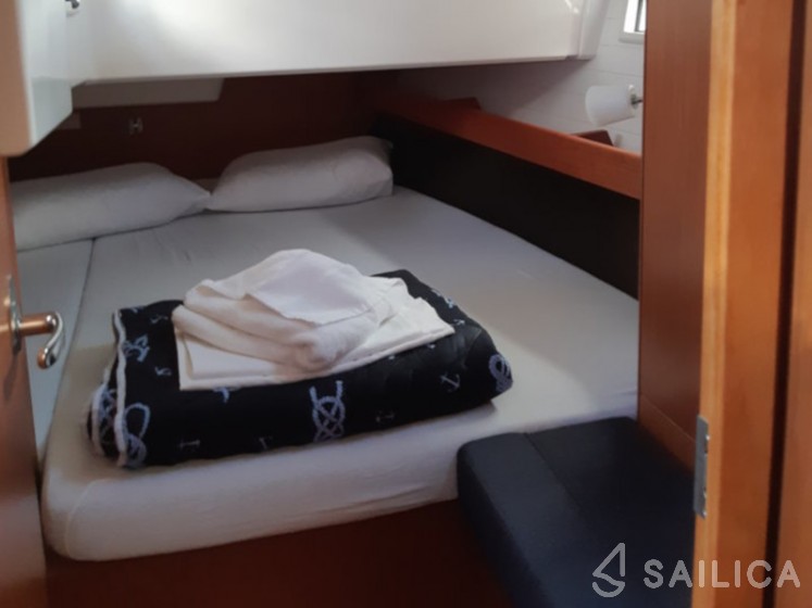 Bavaria Cruiser 41 - 3 cab. - Yacht Charter Sailica