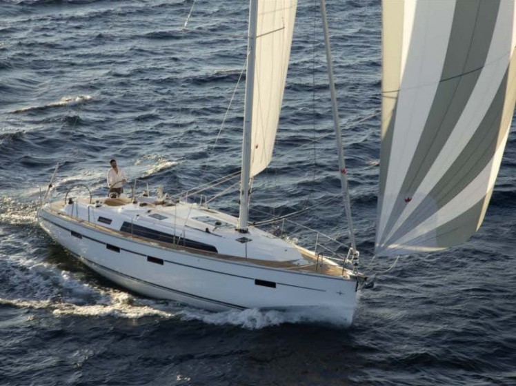 Bavaria Cruiser 41 - 3 cab. - Yacht Charter Sailica