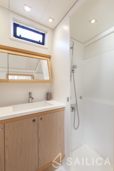 Lagoon 52 - Yacht Charter Sailica