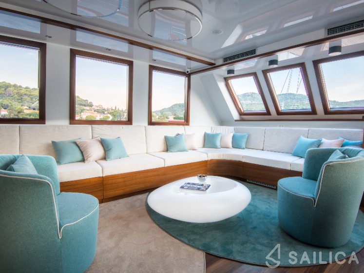 Corsario - Yacht Charter Sailica