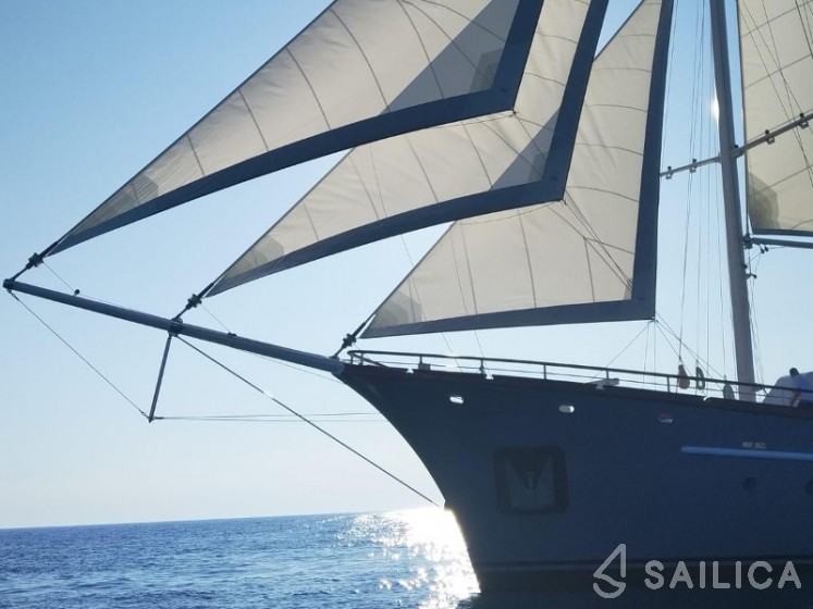 Corsario - Yacht Charter Sailica