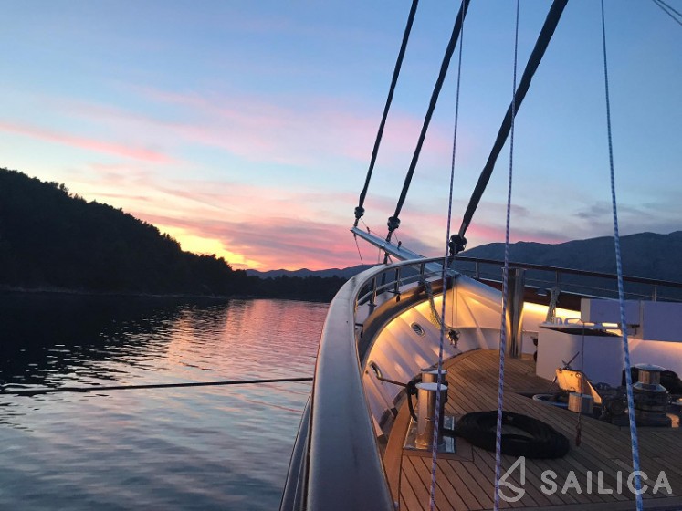 Corsario - Yacht Charter Sailica