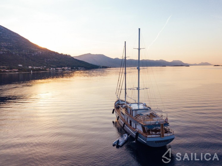 Corsario - Yacht Charter Sailica