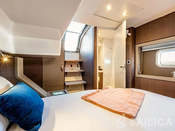 Bali 4.6 - Yacht Charter Sailica