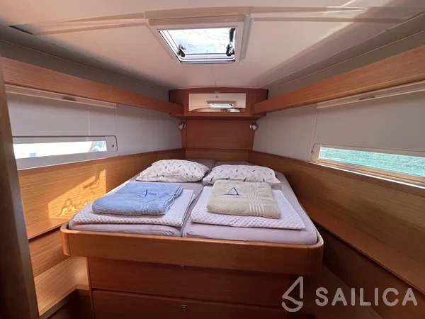 Dufour 430 - Yacht Charter Sailica