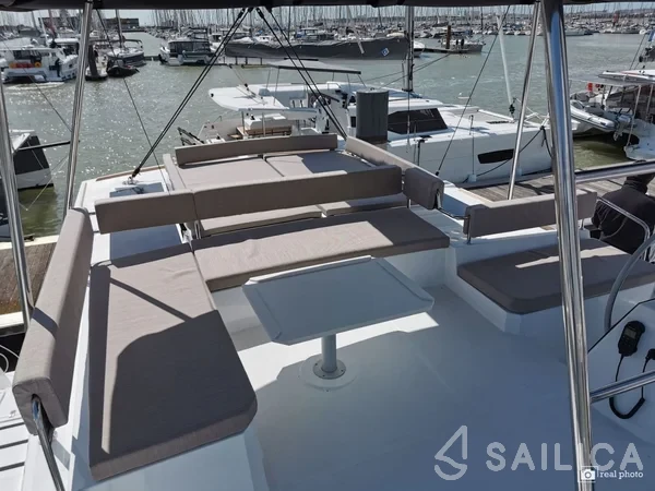 Bali 4.6 - Yacht Charter Sailica
