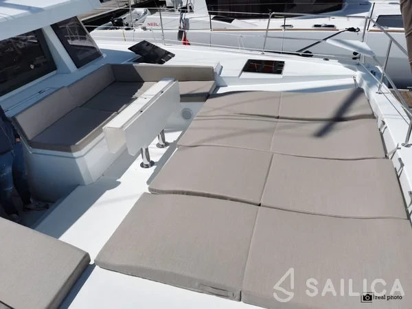 Bali 4.6 - Yacht Charter Sailica