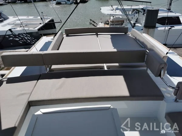 Bali 4.6 - Yacht Charter Sailica